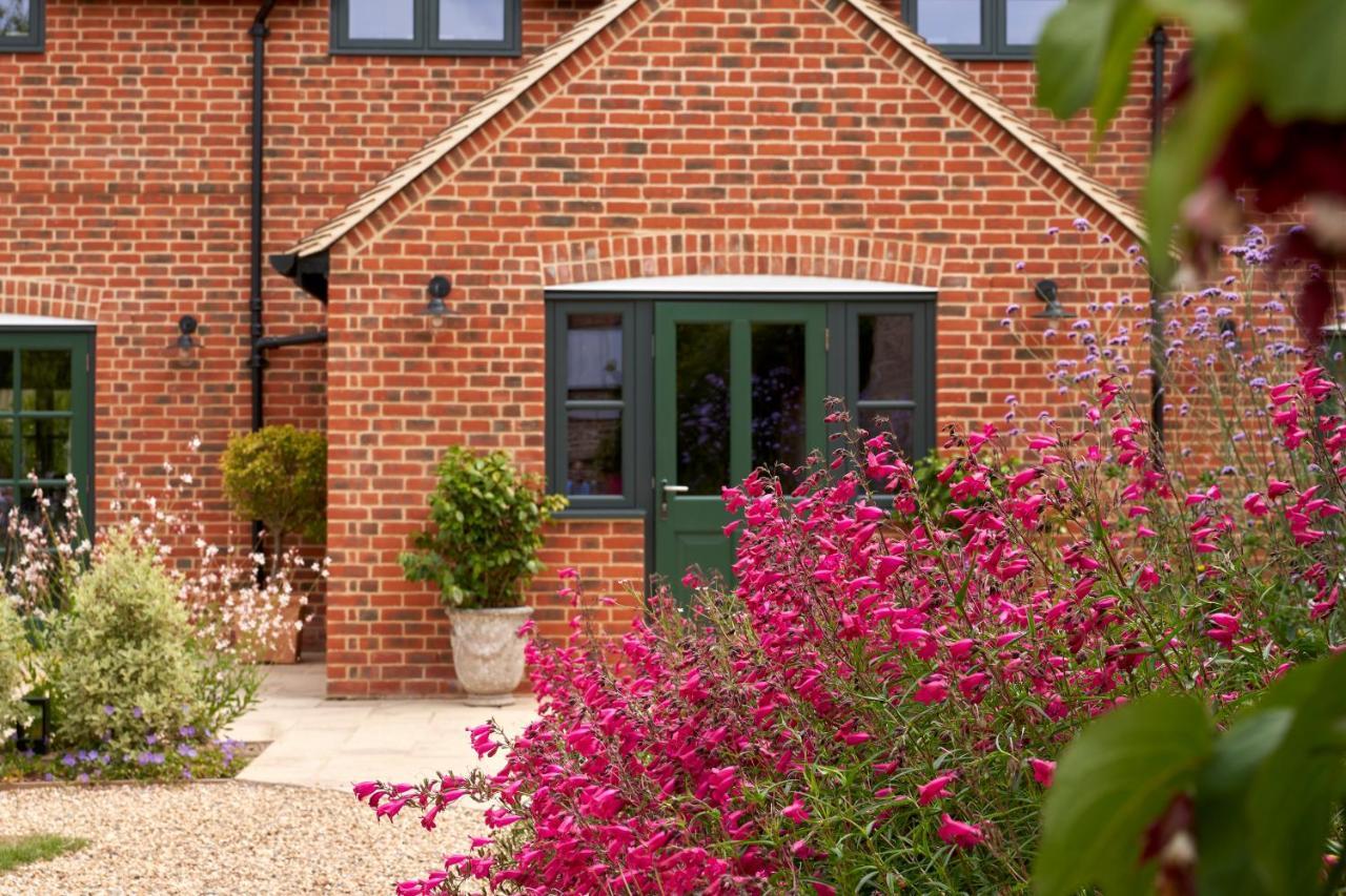 Hotel The Montagu Arms Beaulieu Esterno foto