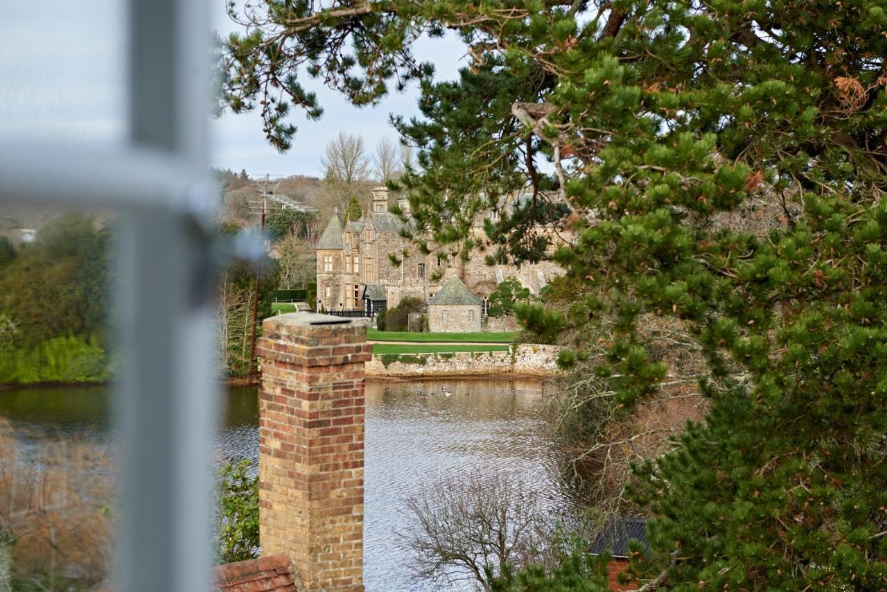 Hotel The Montagu Arms Beaulieu Esterno foto